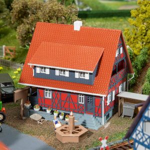 1/87 VAKWERKHUIS MET WATERPUT